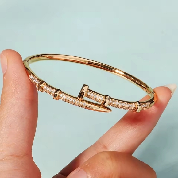 Luxury Style Elegant Gold  Women's Bracelets - Picture 8 of 8